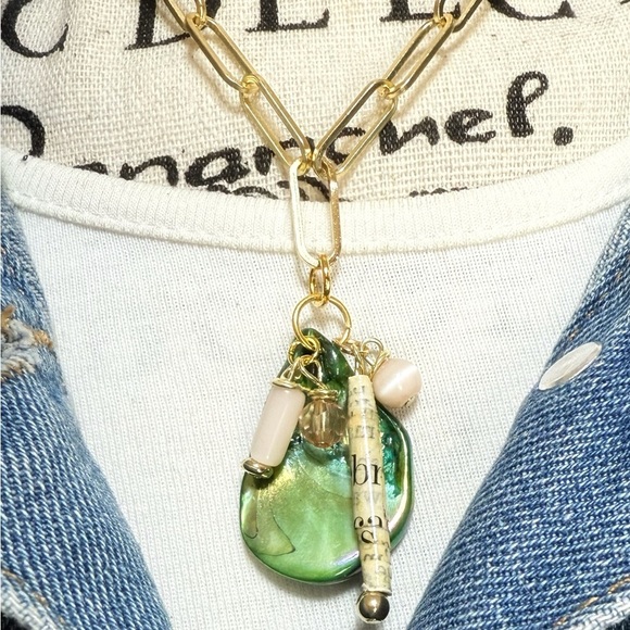 Alquimia Green and Gold Necklace - Picture 2 of 3